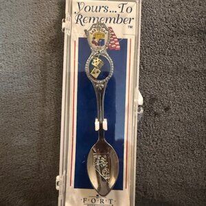 Vintage Las Vegas Souvenir Spoon – Yours…To Remember™ – Gold Dice – New in Box